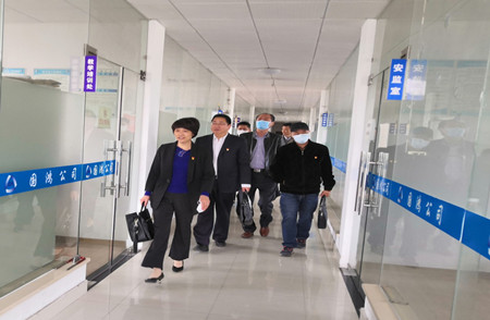 叶书记在海驾1(郑磊骊)_副本.jpg 叶书记在海驾1(郑磊骊)_副本.jpg