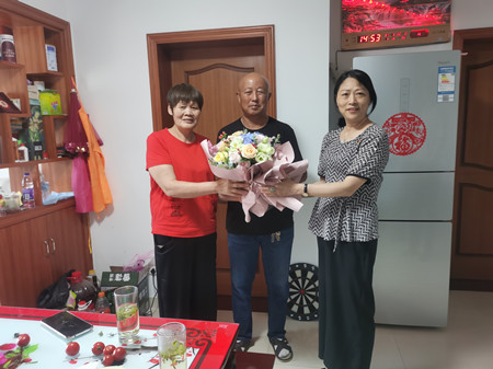 集团叶书记慰问3_副本.jpg 集团叶书记慰问3_副本.jpg