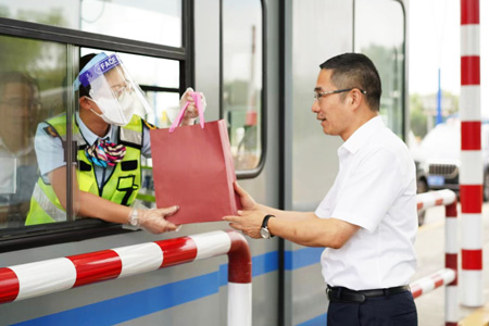 JT高温慰问2022071501.jpg JT高温慰问2022071501.jpg