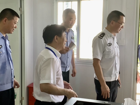 省厅调研交校全摩通2(盛思佳)_副本.jpg 省厅调研交校全摩通2(盛思佳)_副本.jpg